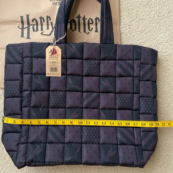 Authentic Harry Potter Athleisure Black Bag from HP store in NY Wizarding World - Picture 7 of 10